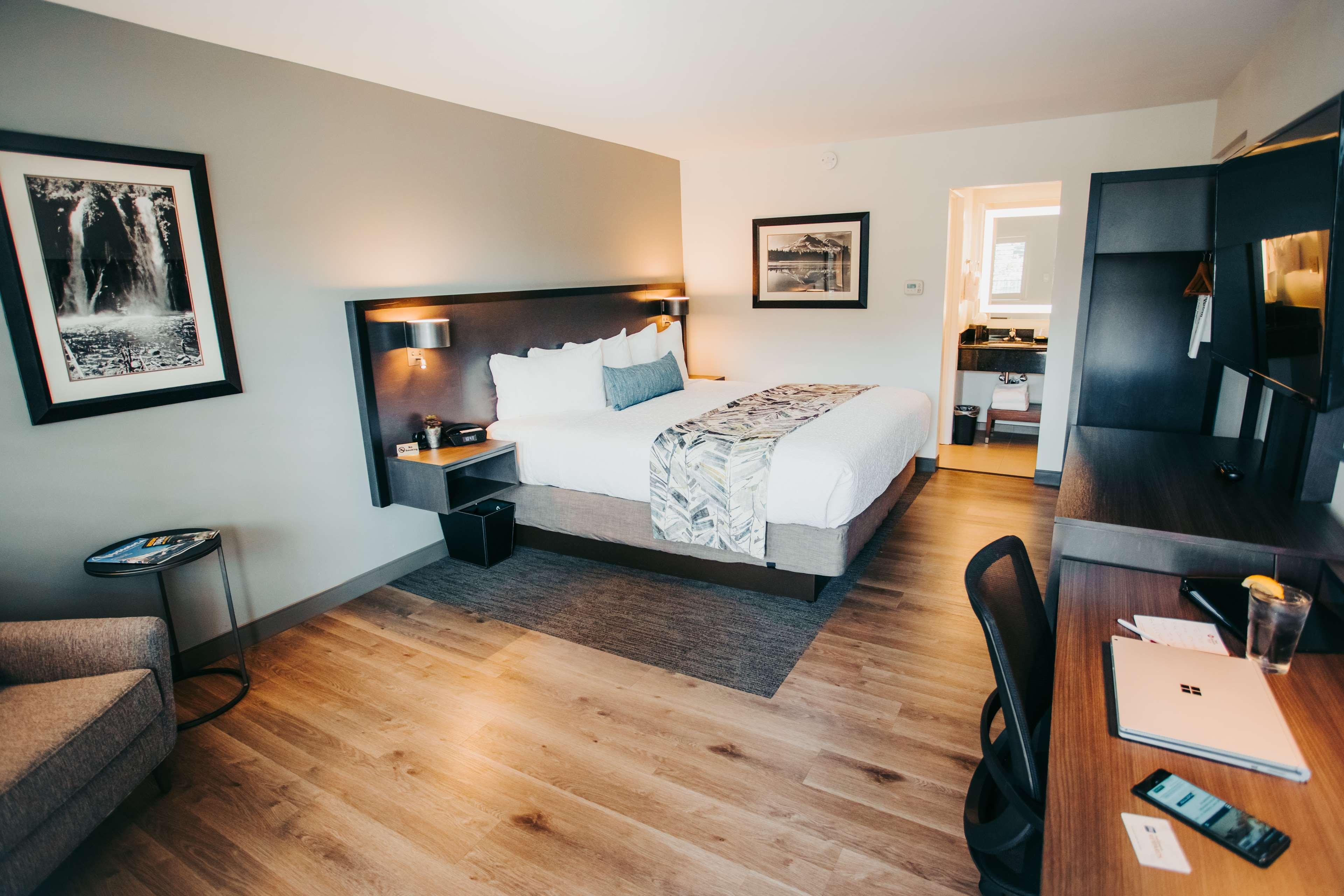 Best Western Plus Hilltop Inn Реддінг Екстер'єр фото