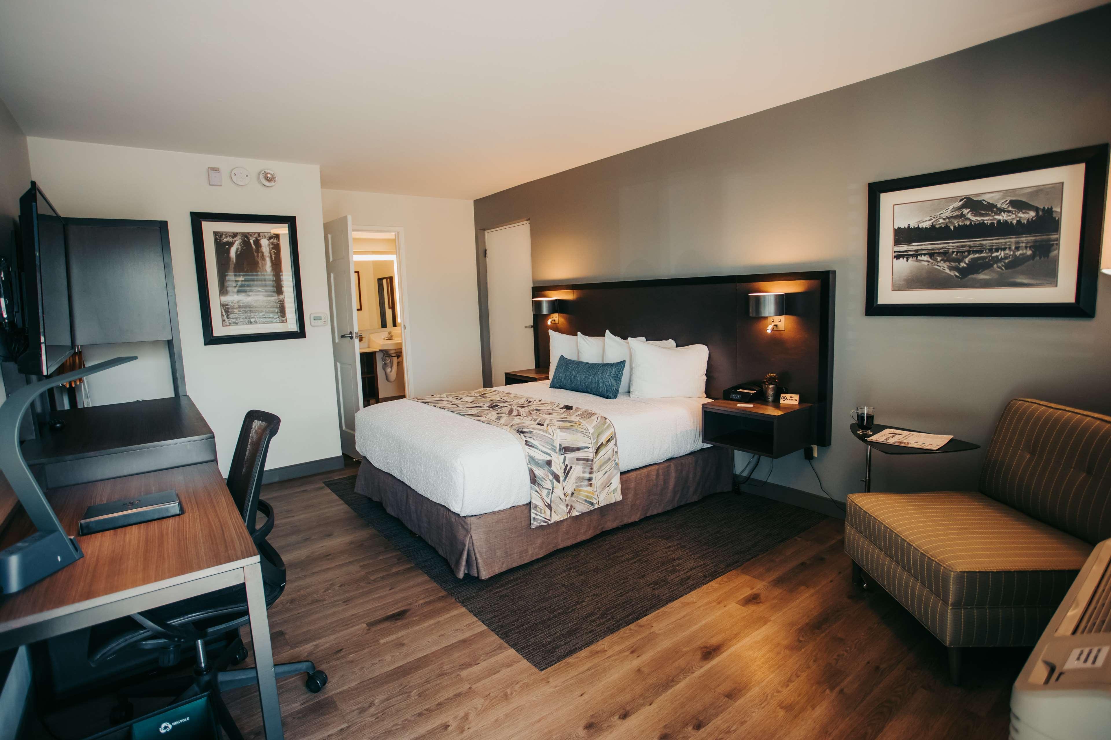 Best Western Plus Hilltop Inn Реддінг Екстер'єр фото