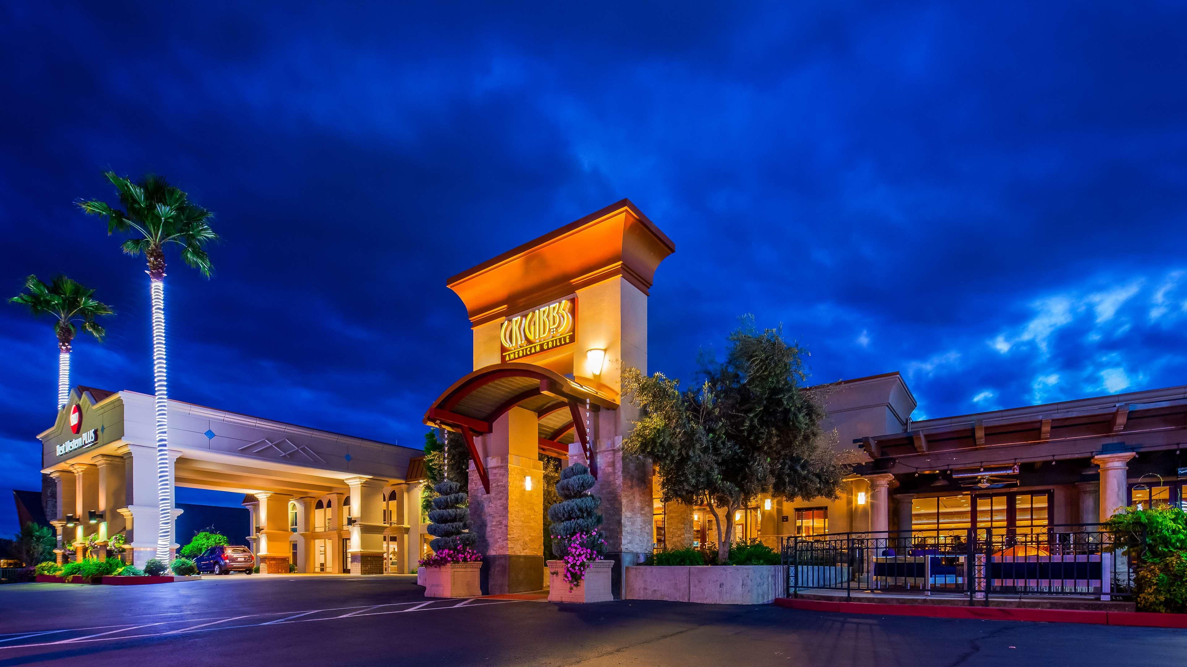 Best Western Plus Hilltop Inn Реддінг Екстер'єр фото