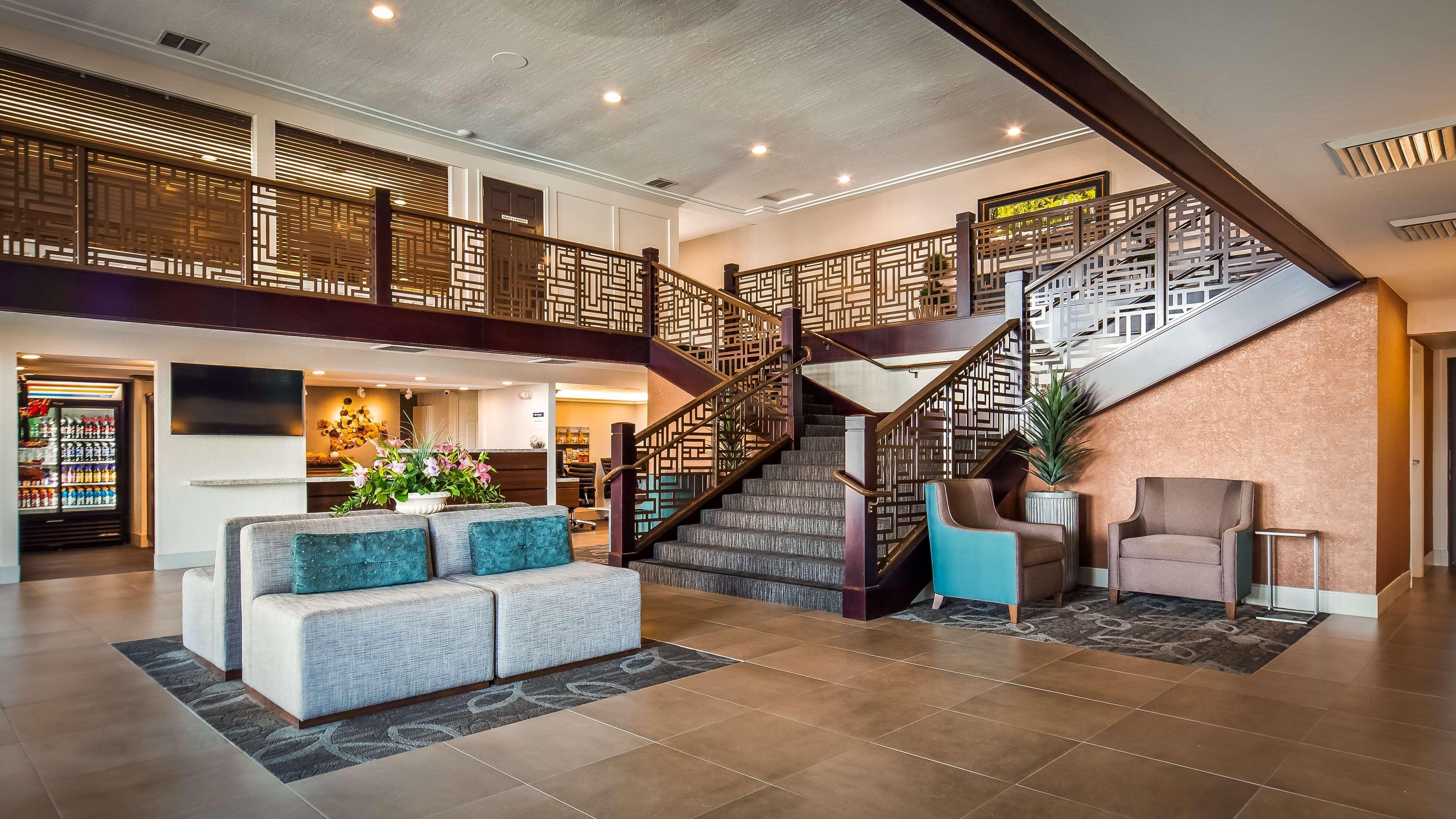 Best Western Plus Hilltop Inn Реддінг Екстер'єр фото